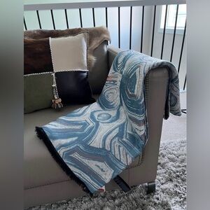 Armani Casa Rostov Abstract Blue and White Throw Blanket — NEW IN BOX